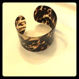 Tortoise cuff